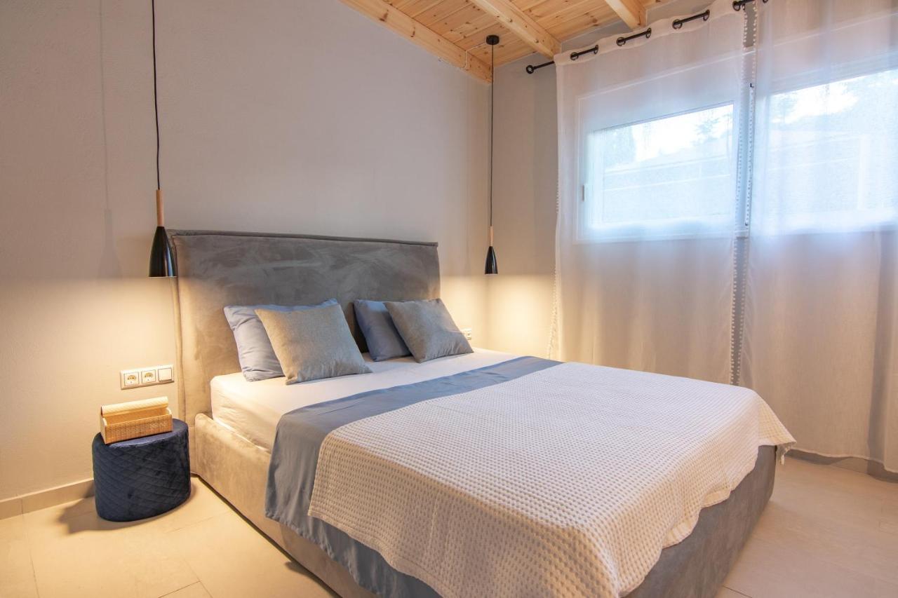Georgianna'S Suite With Private Pool , 'Blank Suite' Charokopio Экстерьер фото